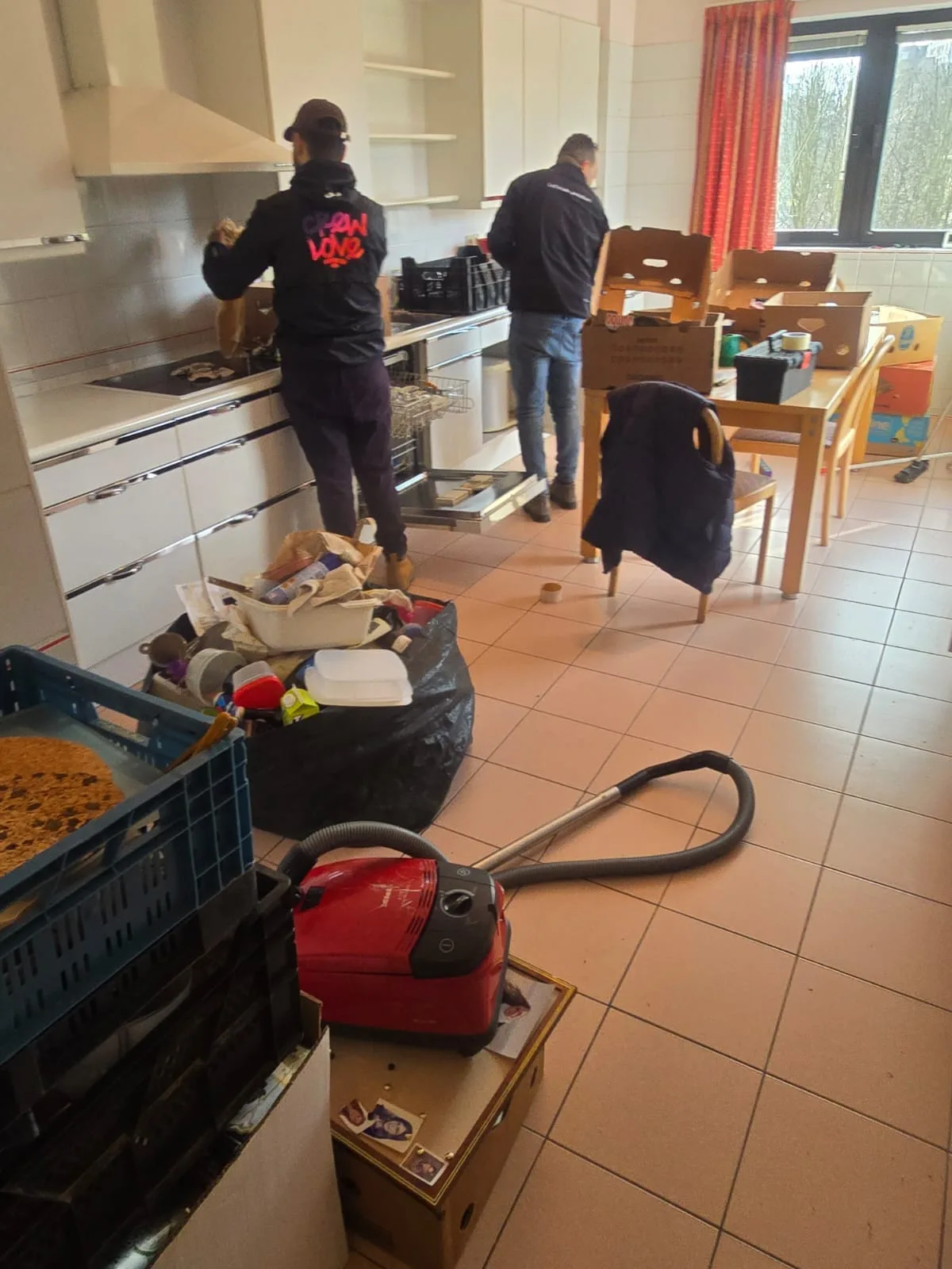 Avant : logement encombré